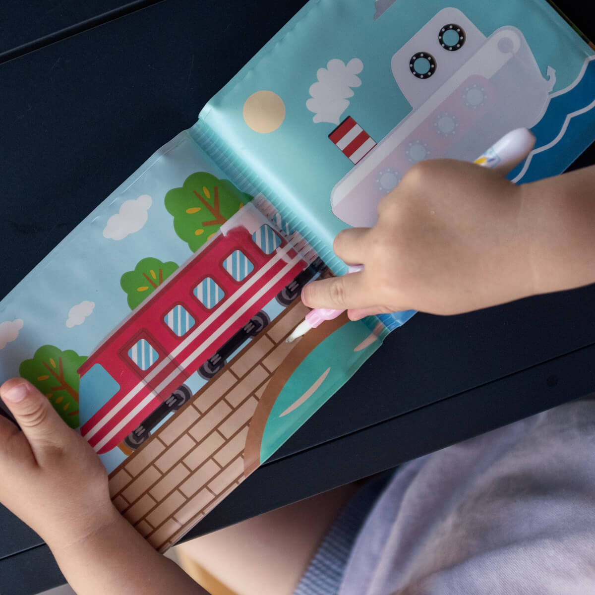 Mali šoferji na poti - Na kolesih do barvite pustolovščine 🚗 (Prevozna sredstva)